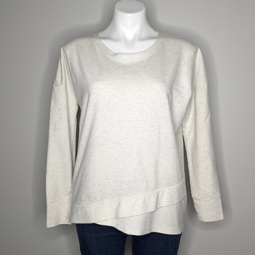 ✨3/$15 Gaiam white sweatshirt S